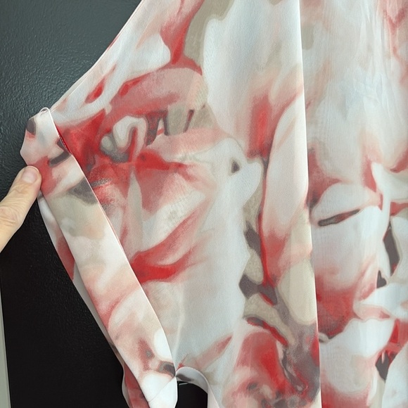 Liz Claiborne Multi-Color, Abstract Floral, 3/4 Cuffed Sleeve Blouse. Size 2X - Picture 3 of 10